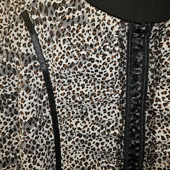 3x Vintage Fashion Bug Brown and Black Ruffled Sleeveless Top Animal Print - Picture 3 of 8